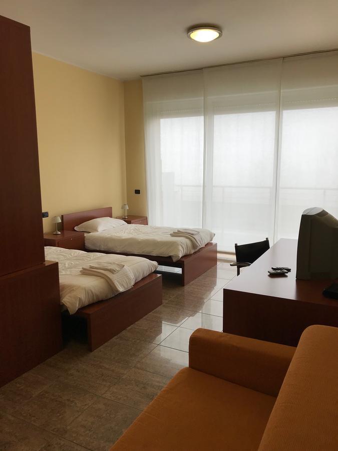 Residence Fermi Casarile Εξωτερικό φωτογραφία